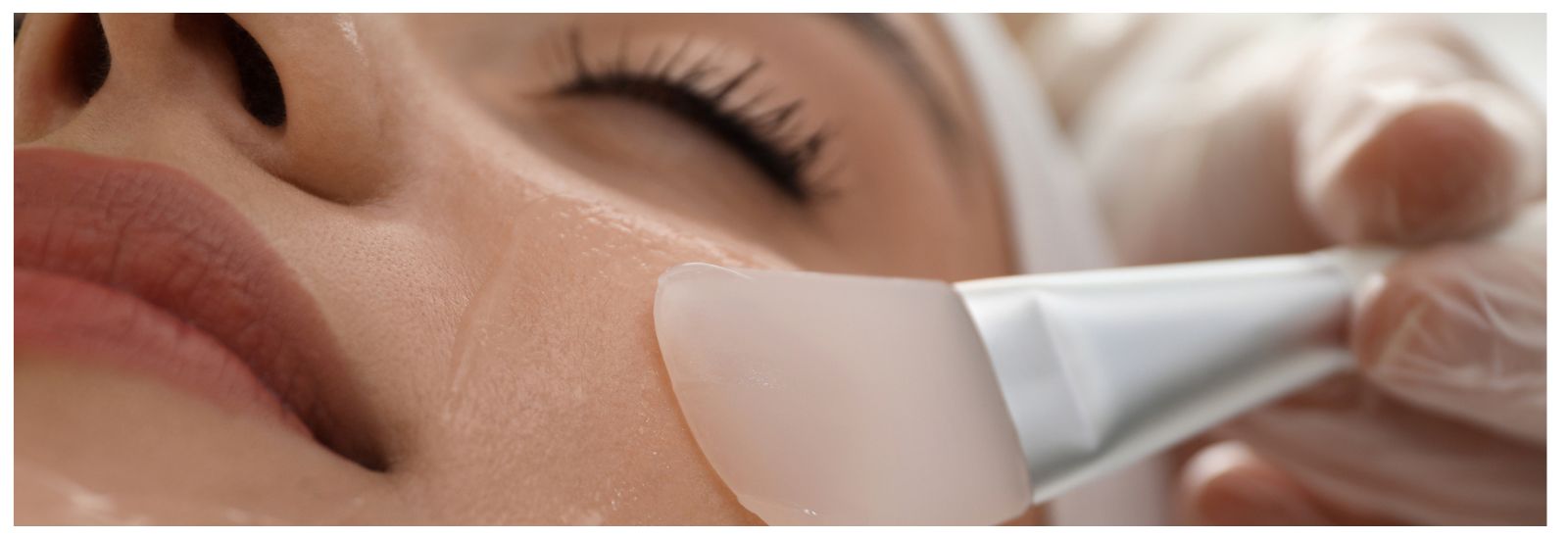 Woman doing peeling treatment